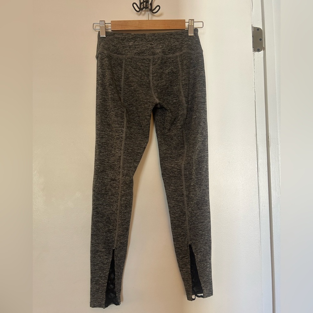 Beyond Yoga grey leggings with cutouts